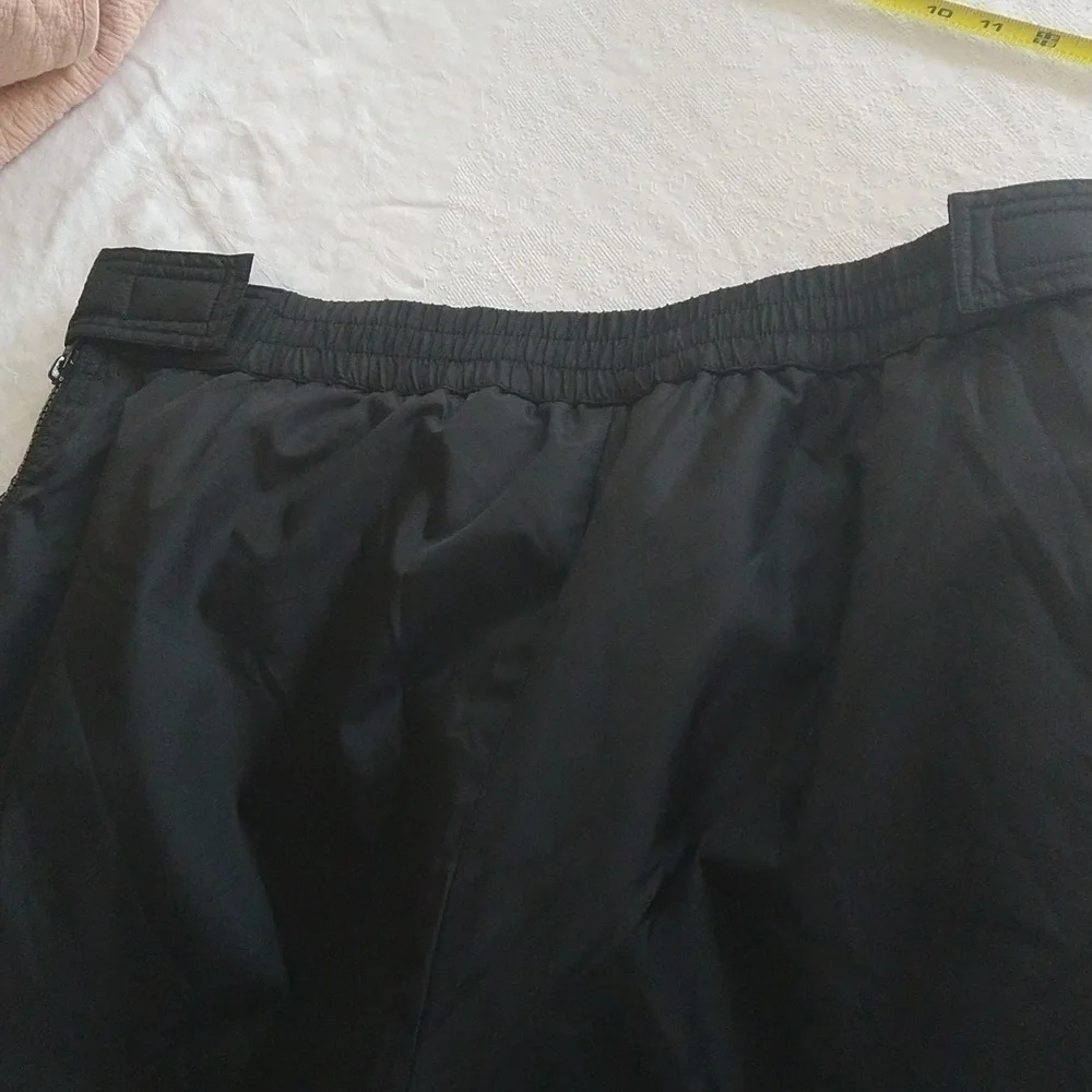 Split rail outdoors skiing hiking snow gear black pants xl zip Velcro snaps